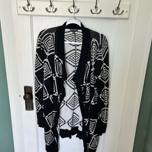 Pretty Rebellious Black and White Diamond Pattern Cardigan